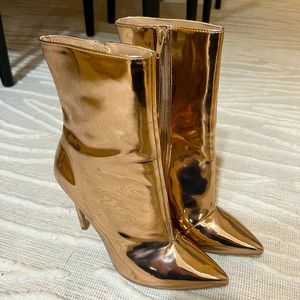 Steve Madden Patent Rose Gold Booties. Size 8.5.